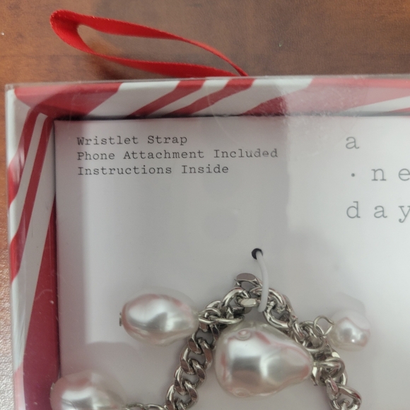 A New Day Silver Chain with White Pearls Wristlet Strap Nwt - Picture 3 of 3